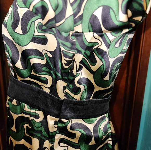 Dress - Picture 4 of 4